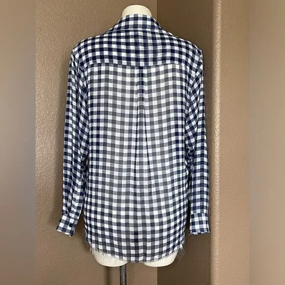 Skylar + Madison blue and white gingham button down blouse size s - Picture 3 of 6